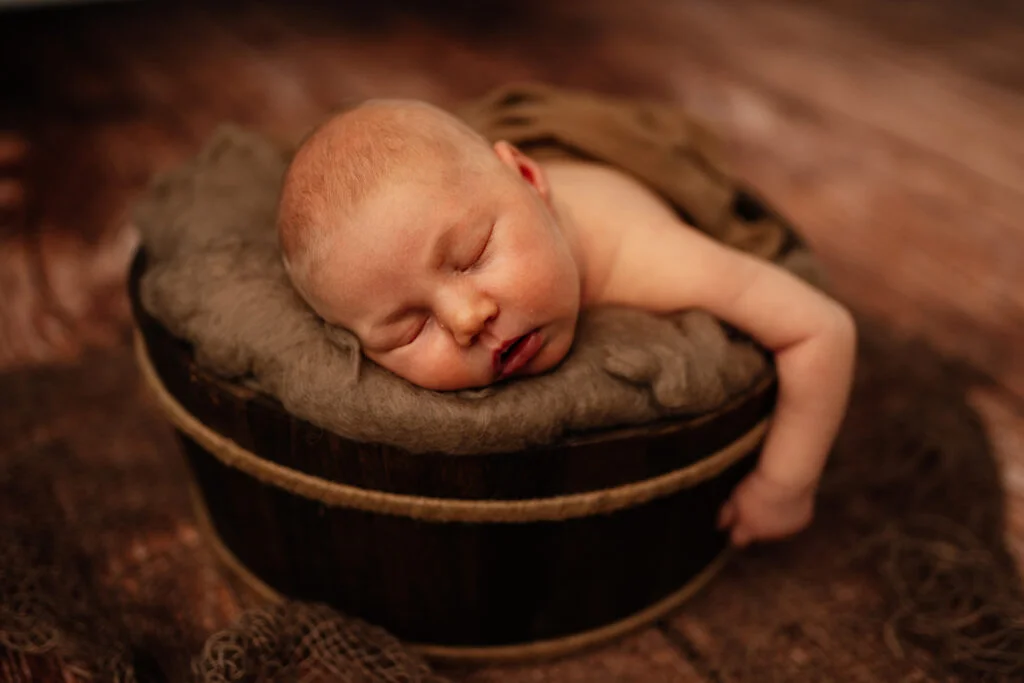 Newborn Bild im Fass